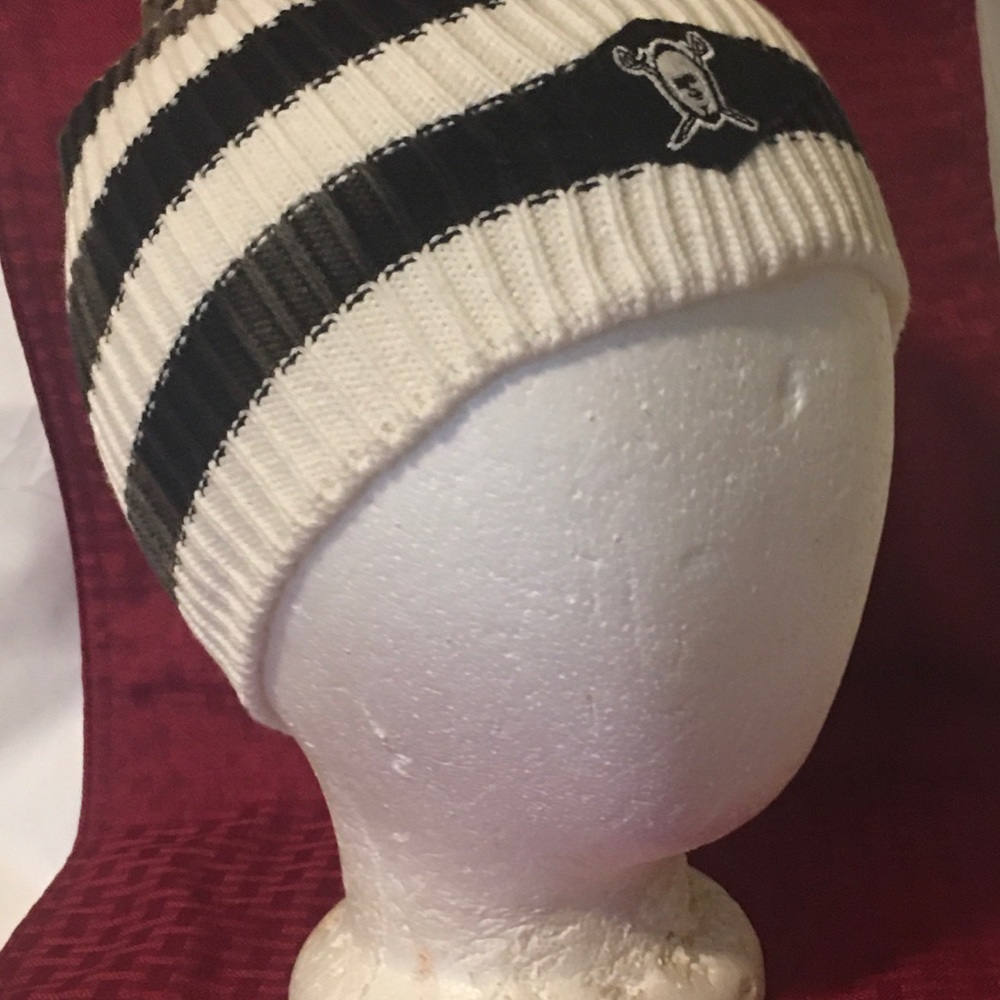 NFL Raiders distressed beanie
